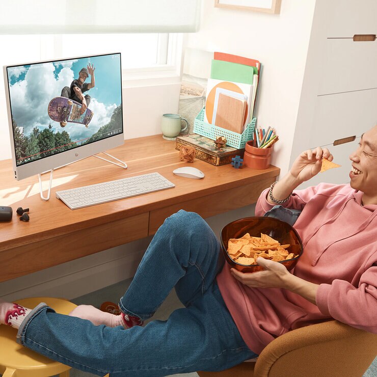 HP All-In-One 24-cb1015la Desktop 23.8" Full HD Intel Core i5 8GB 512GB SSD — Imagen 2 de 4