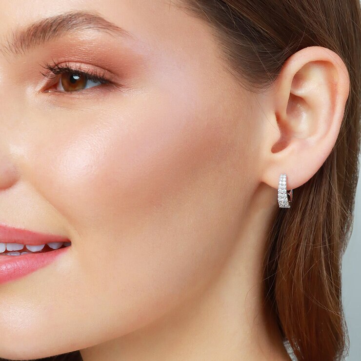 Aretes de Diamantes, 0.66ctw, Oro Blanco de 14K — Imagen 4 de 4