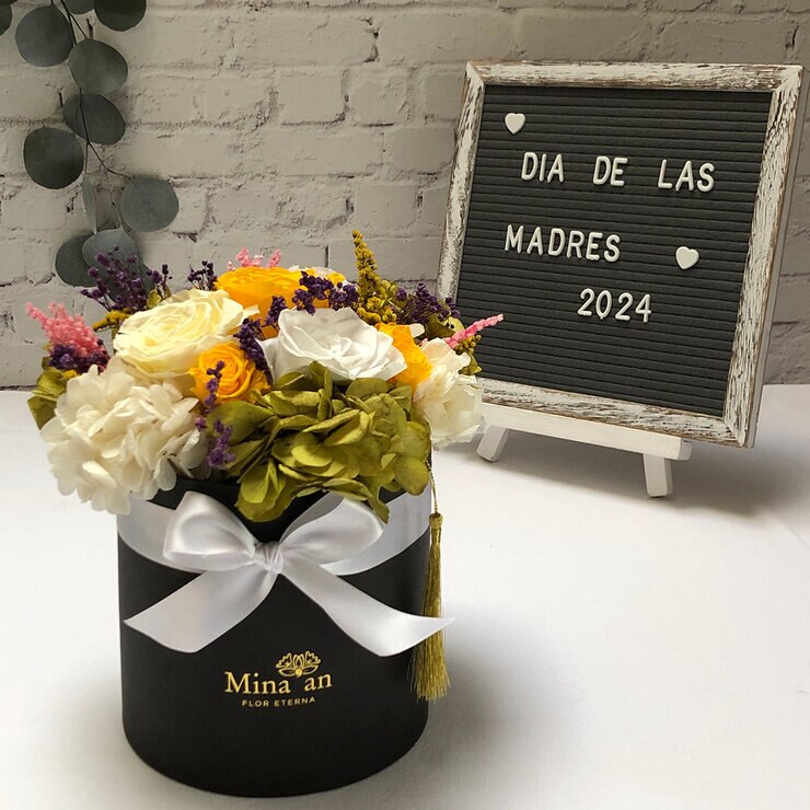 Mina'an Flor Eterna, Bouquet Con Flores Y Follajes Preservado Modelo Colors — Imagen 2 de 4
