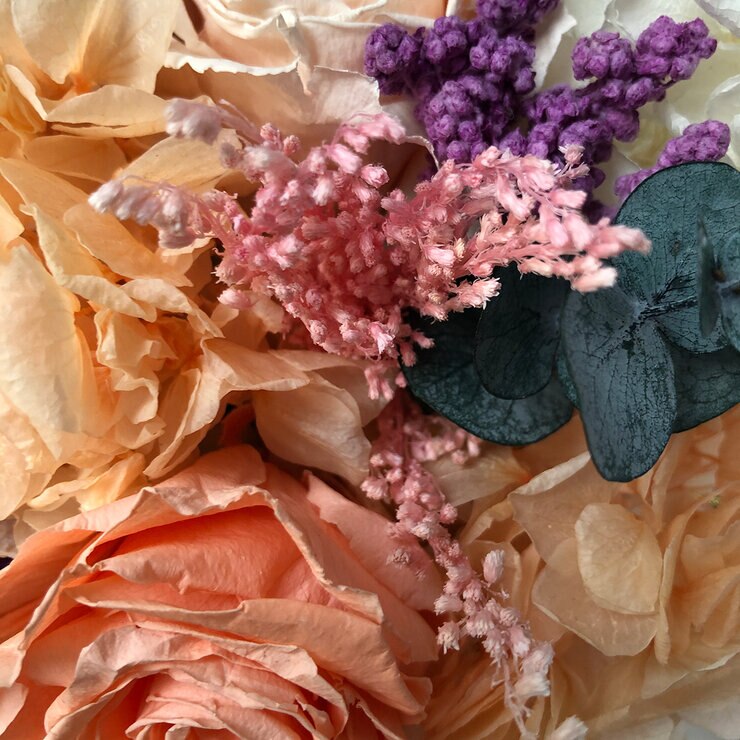 Mina'an Flor Eterna, Bouquet Con Flores Y Follajes Preservados Modelo Peach — Imagen 4 de 4