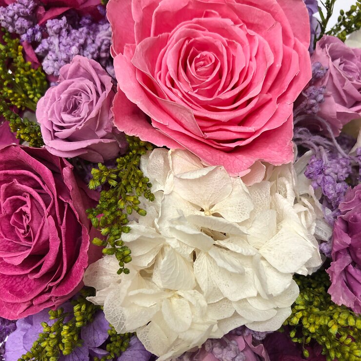 Mina'an Flor Eterna, Bouquet Con Flores Y Follajes Preservados Modelo Lilac — Imagen 3 de 4