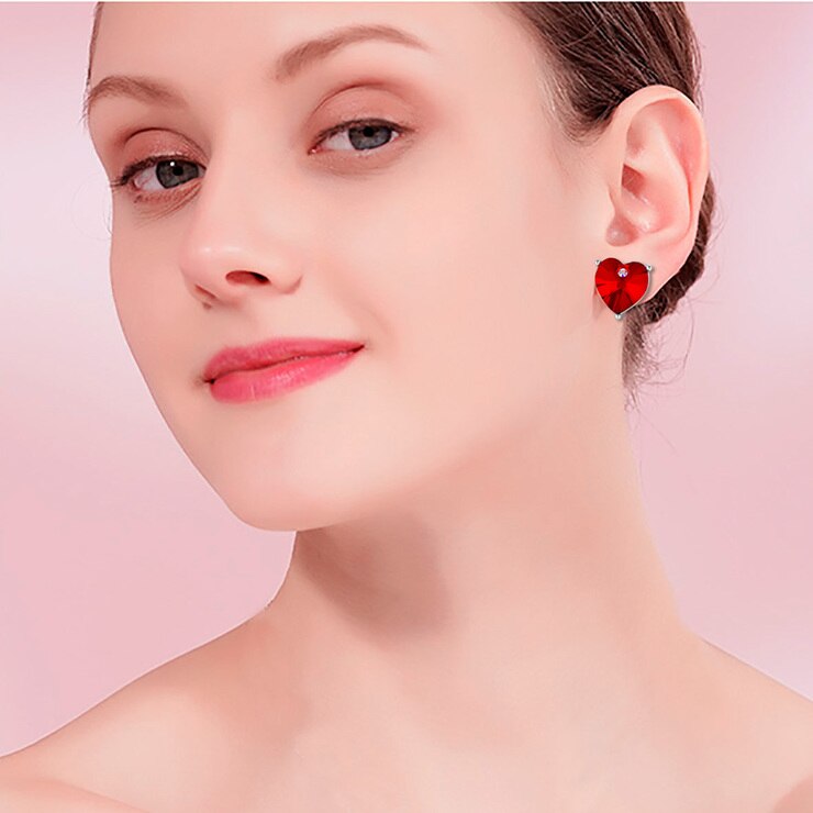 Mayfer, Aretes en Forma de Corazón con Cristal Austríaco, Color Rojo — Imagen 2 de 2
