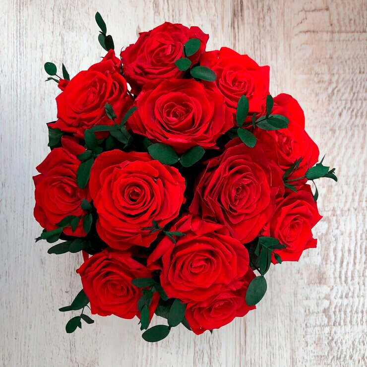 Mina'an Flor Eterna, Arreglo Con 12 Rosas Preservadas Color Rojo — Imagen 2 de 3