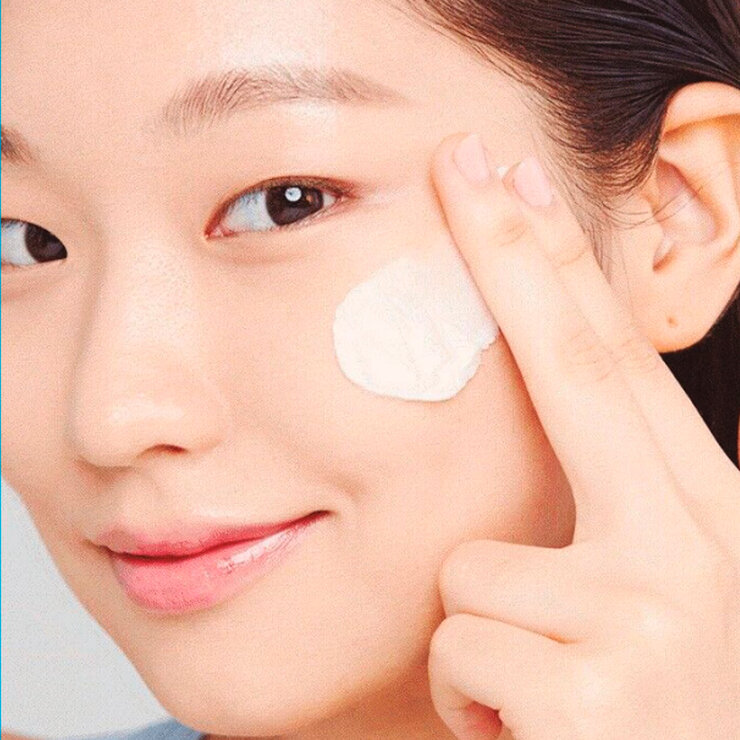 Innisfree Green Tea Serum de Ácido Hialurónico  — Imagen 3 de 4