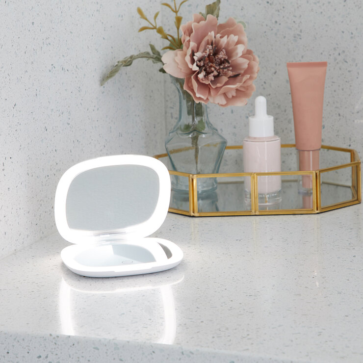 Glo Tech Espejo Compacto con Luz LED — Imagen 2 de 4