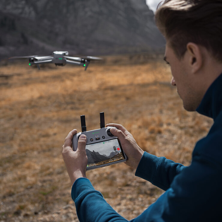 DJI Air 3 Fly More Combo RC 2   — Imagen 2 de 4