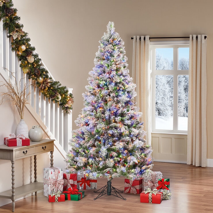 Árbol de Navidad Artificial Escarchado y Diamantado de 2.2m Preiluminado con 1150 Luces Radiant Micro LED  — Imagen 3 de 3