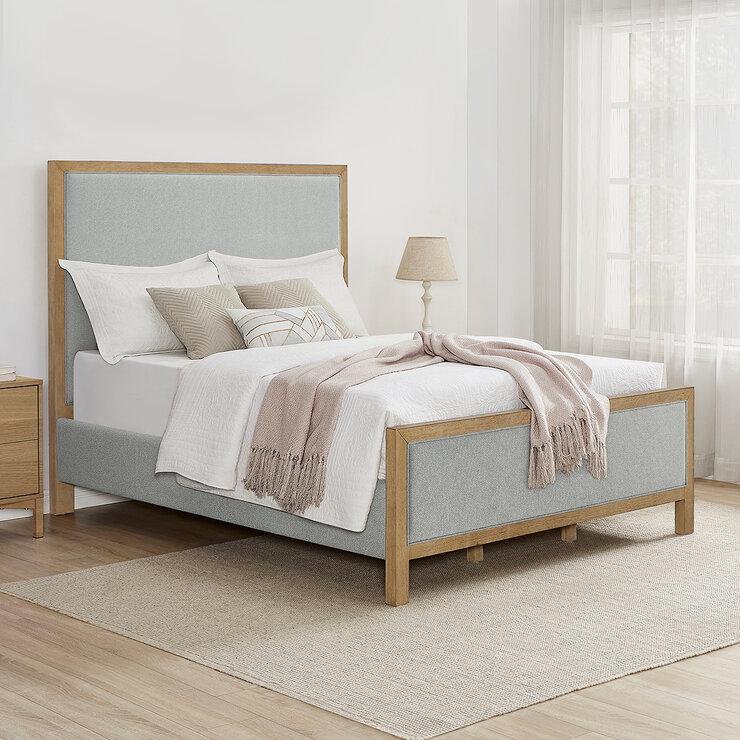 Henredon, Cama Queen con Tapizado de Tela Gris — Imagen 1 de 4
