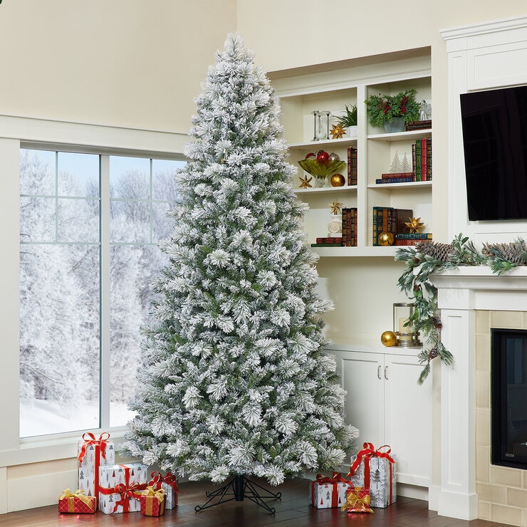 Árbol de Navidad Artificial Escarchado y Diamantado de 2.74m Preiluminado con Luces Radiant Micro LED  — Imagen 4 de 4