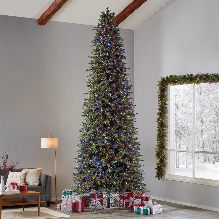 Árbol de Navidad Artificial Escarchado y Diamantado de 2.74m Preiluminado con Luces Radiant Micro LED  — Imagen 3 de 4