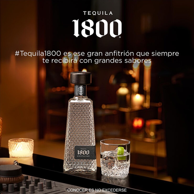 Tequila 1800 Añejo Cristalino 700 ml — Imagen 2 de 4