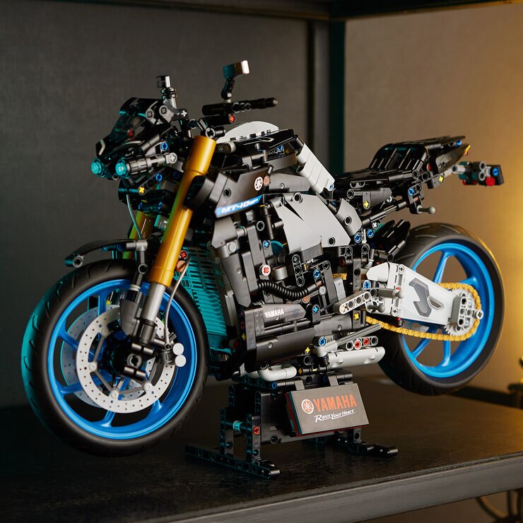 LEGO Technic Yamaha MT-10 SP  — Imagen 4 de 4