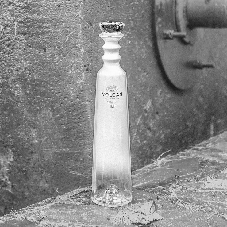 Tequila Volcán de Mi Tierra Blanco Tahona 750 ml — Imagen 3 de 3