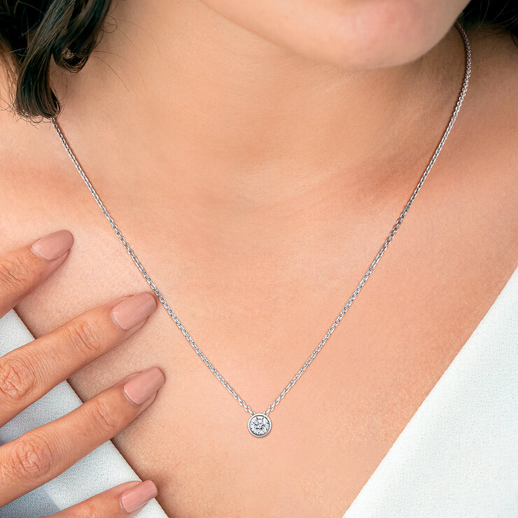 Dije de Diamante Solitario, 0.50ctw, Corte Redondo, Oro Blanco de 14k — Imagen 2 de 4