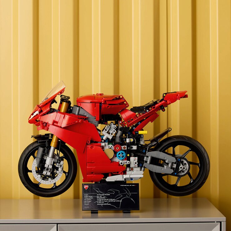 LEGO Technic Moto Ducati Panigale V4 S — Imagen 2 de 4