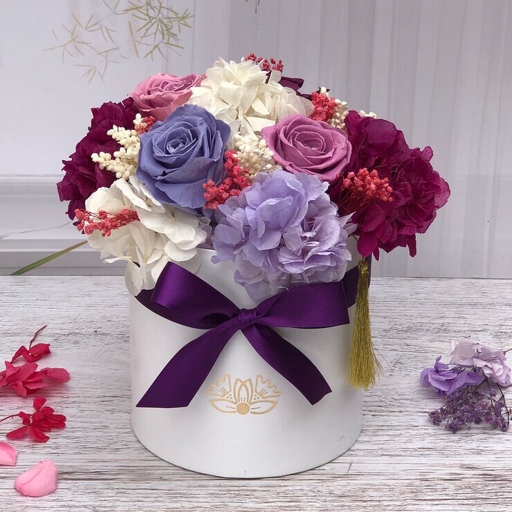 BOUQUET MORADO MAYO 2025 — Imagen 1 de 4