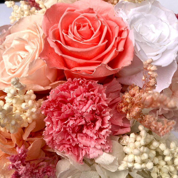 Mina'an Flor Eterna, Bouquet Mix Durazno, Caja Blanca, Duración 6 Meses — Imagen 2 de 4