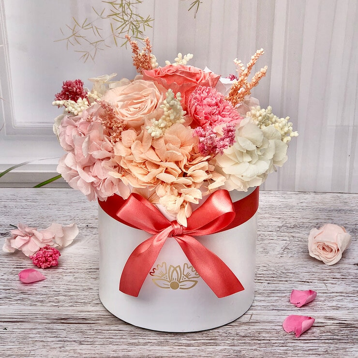 Mina'an Flor Eterna, Bouquet Mix Durazno, Caja Blanca, Duración 6 Meses — Imagen 1 de 4