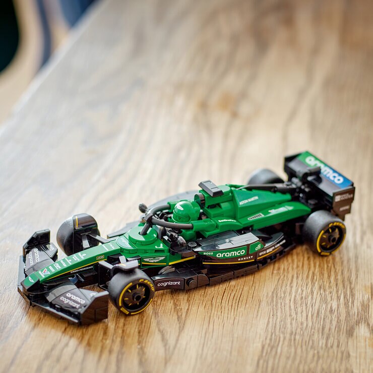 LEGO Speed Champions F1, Aston Martin Aramco F1 AMR24 — Imagen 3 de 4