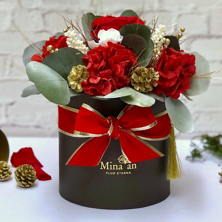 Palma & Jordan, Bouquet Navideño, Caja Negra Listón Rojo — Imagen 1 de 4