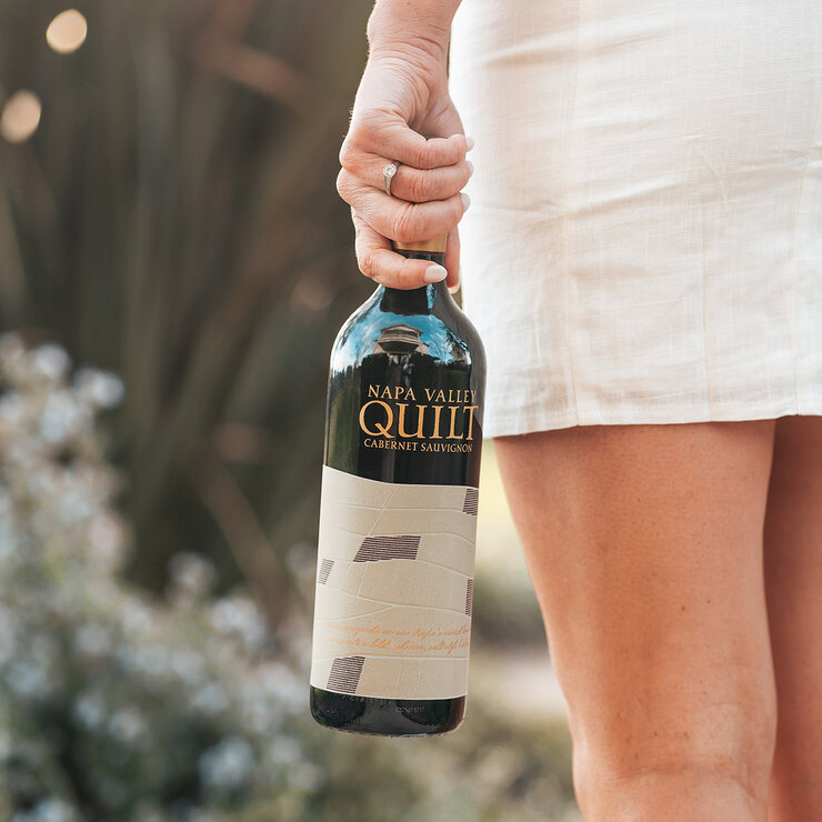Vino Tinto Napa Valley Quilt Cabernet Sauvignon 750ml — Imagen 2 de 3