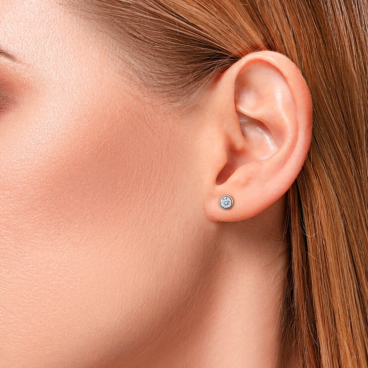 Aretes de Diamantes, 0.50ctw, Corte Redondo, Oro Blanco de 14K — Imagen 3 de 4