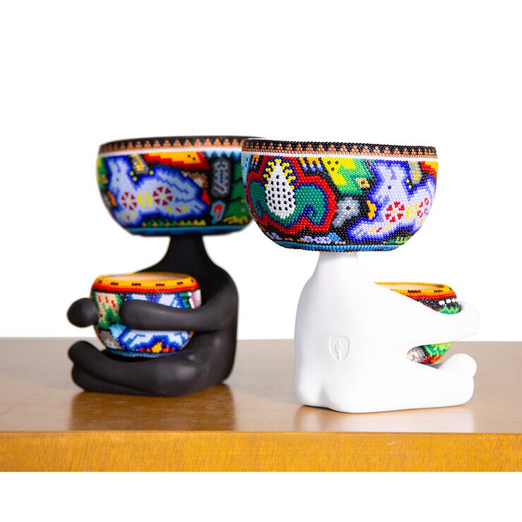 Estudio Floga, Robert Zen Set de 2 Macetas con arte Huichol — Imagen 2 de 4
