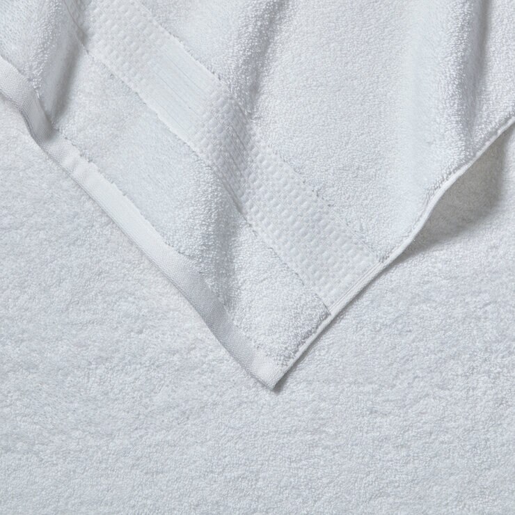 Purely Indulgent , Toalla para Baño, Blanco — Imagen 2 de 2