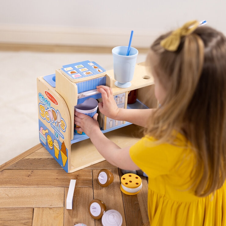 Melissa & Doug, Cool Scoops Heladería, Juego de 42 piezas. — Imagen 2 de 4