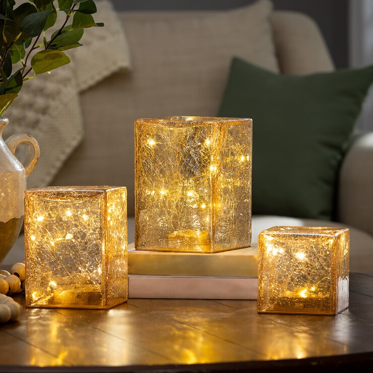 Evergreen Figuras de Vidrio con Luz Led 3 piezas, Varios Modelos — Imagen 1 de 2