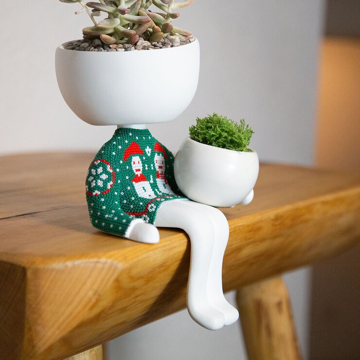 Estudio Floga, Robert Set de 2 Macetas estilo Huichol de Sueter Navideño — Imagen 4 de 4