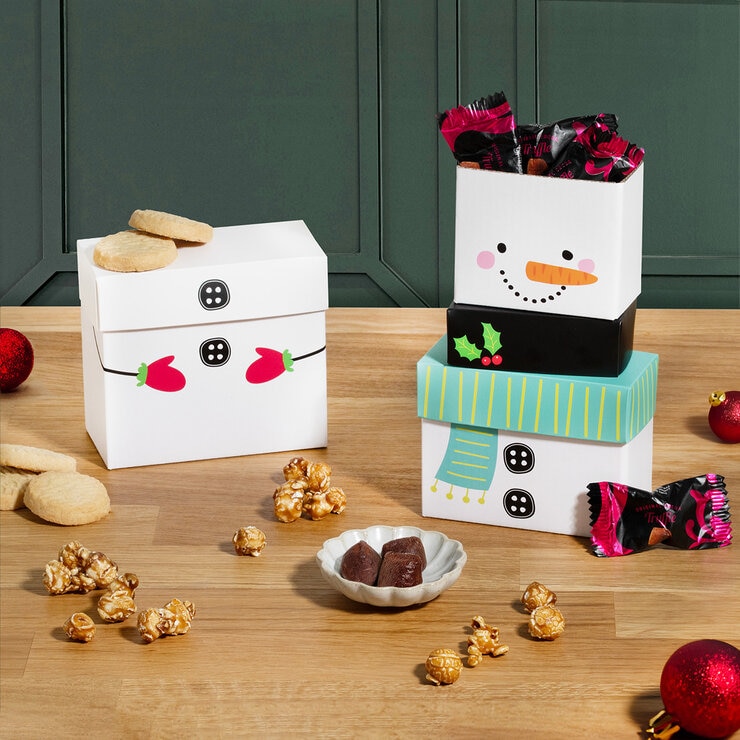 3 Pack Mini Cajas de Regalo con Variedad de Palomitas Galletas y Trufas 620.4 g — Imagen 3 de 4