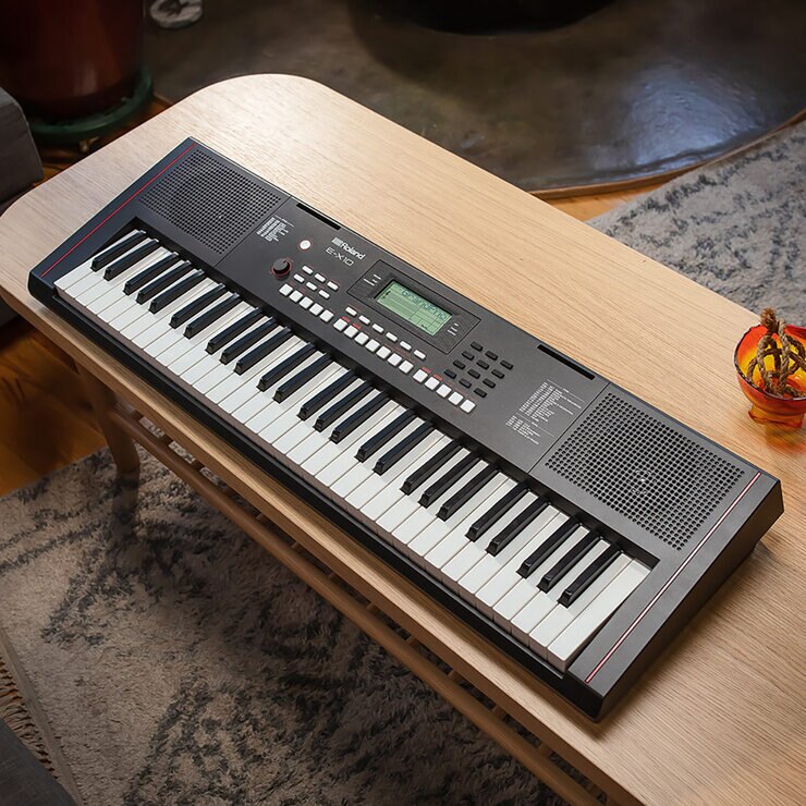 Rolando Teclado Portatil E-X10 de 61 Teclas — Imagen 4 de 4