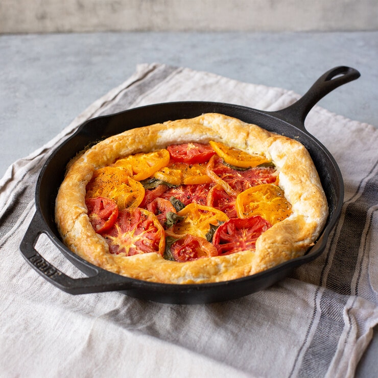 Lodge Cast Iron Sartén de Hierro Fundido Curado de 27.9 cm — Imagen 3 de 4