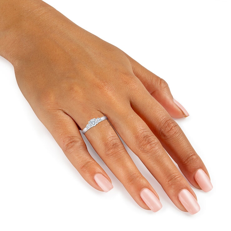 Anillo, Diamantes, 0.60ctw, Oro Blanco 14K — Imagen 2 de 4