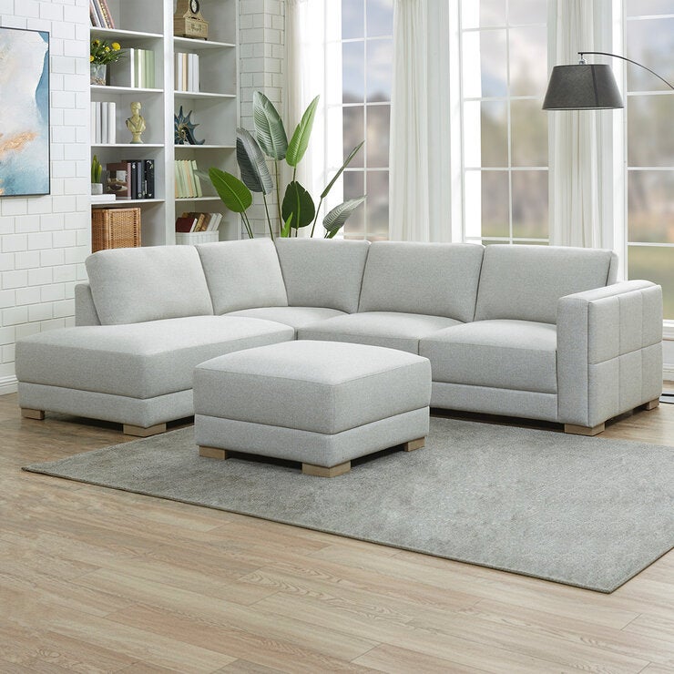 Synergy Home Furnishings, Sofá Seccional de Tela con Otomano — Imagen 1 de 4