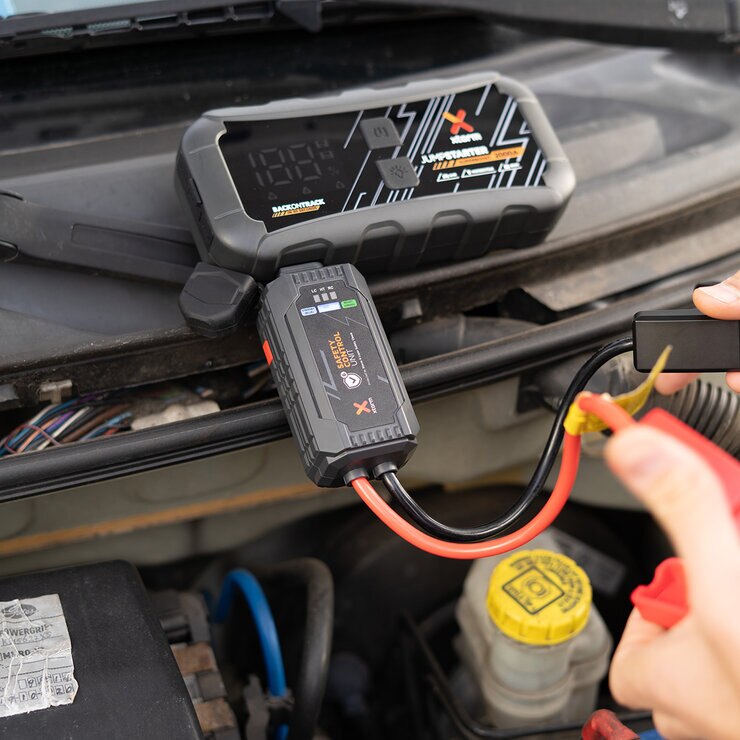 Xtorm arrancador para auto y Powerbank — Imagen 3 de 4