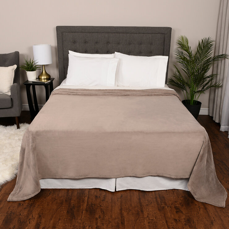 Kirkland Signature Cobija Afelpada Tamaño Queen/ King — Imagen 2 de 4
