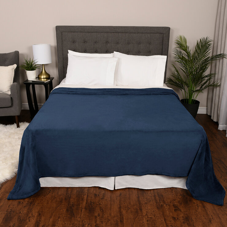 Kirkland Signature Cobija Afelpada Tamaño Queen/ King — Imagen 3 de 4