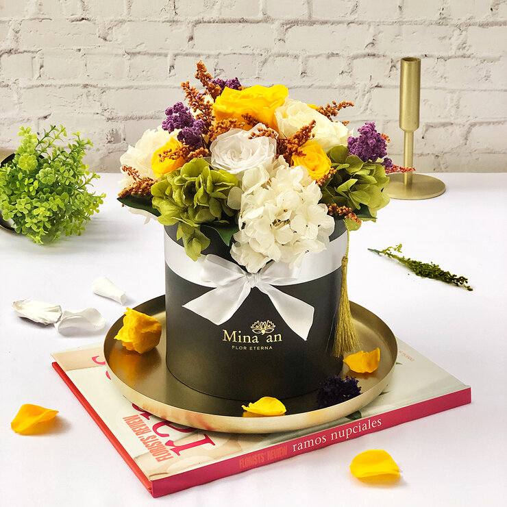 Mina'an Flor Eterna,  Bouquet Con Flores Preservadas De Colores — Imagen 1 de 3