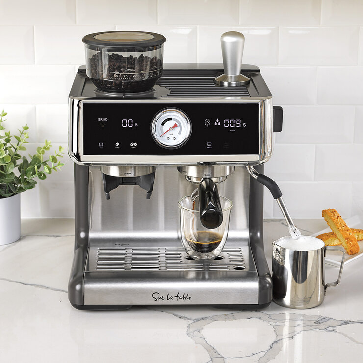 Sur La Table, Cafetera De Espresso con sistema de calentamiento de caldera doble — Imagen 2 de 4