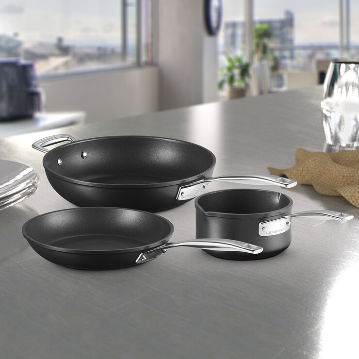 Le Creuset Batería de Cocina Antiadherente de 3 piezas — Imagen 1 de 4