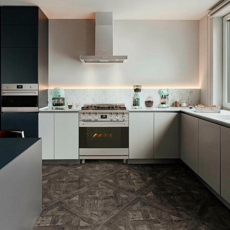 Estufa de piso 30” con 4 quemadores Smeg — Imagen 2 de 4