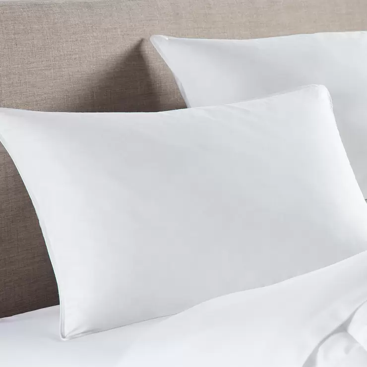 Downlite Hotel & Resort Almohada de Plumón Tamaño Estándar/Queen — Imagen 1 de 3