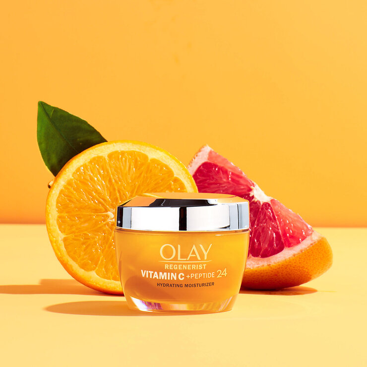 Olay Regenerist  Crema Facial con Vitamina C y  Peptidos   2 pzas de 48 gr  — Imagen 4 de 4