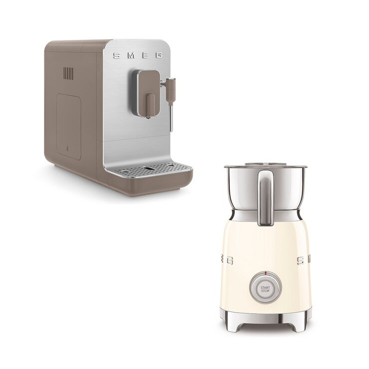 Smeg, Cafetera Espresso Superautomática + Espumador de Leche — Imagen 2 de 4