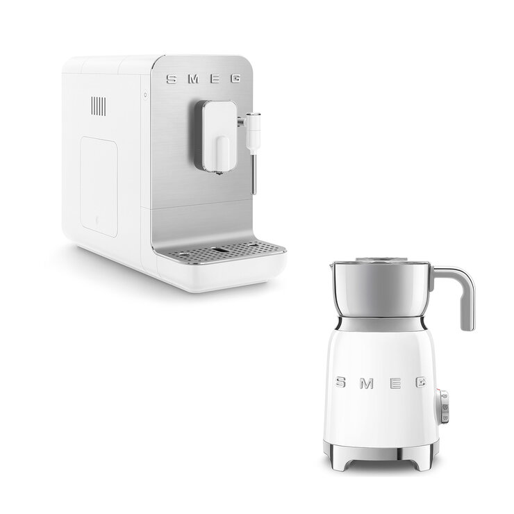 Smeg, Cafetera Espresso Superautomática + Espumador de Leche — Imagen 3 de 4