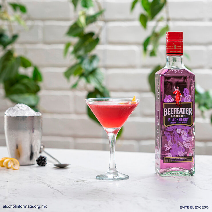Ginebra Beefeater Blackberry 700ml — Imagen 2 de 3