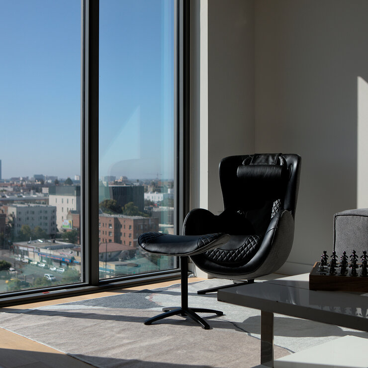 Nouhaus Classic Sillón de Masaje Negro — Imagen 3 de 4