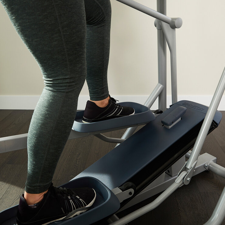 Precor® Elíptica EFX-222 — Imagen 2 de 4